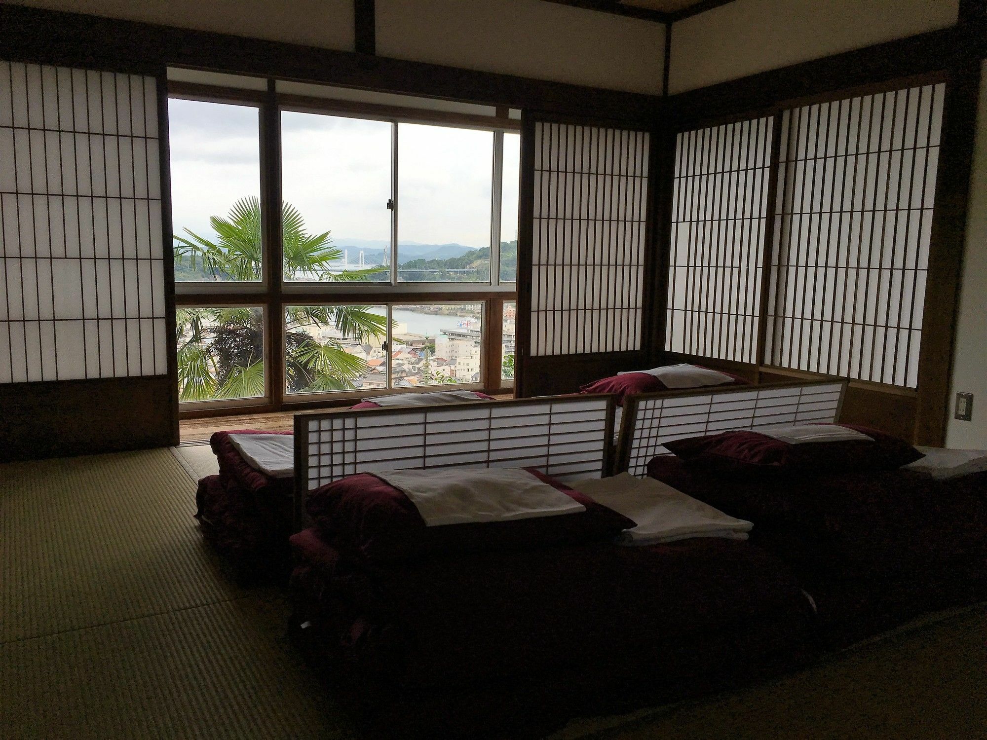 Onomichi Guest House Miharashi-Tei Esterno foto
